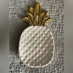 CERAMIC WHITE & GOLD PINEAPPLE TRINKET DISH BY MUD PIE - 6.5”x3.5”
